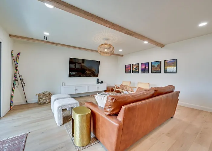 Stylish Close To Hiking And Fishing! Ferienhaus