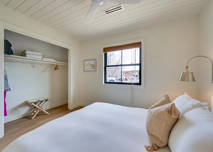 Ferienhaus Stylish Close To Hiking And Fishing! *