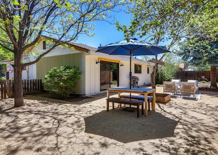 Ferienhaus Stylish Close To Hiking And Fishing!