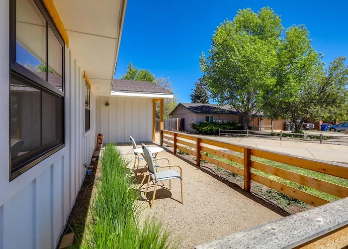 Stylish Close To Hiking And Fishing! *