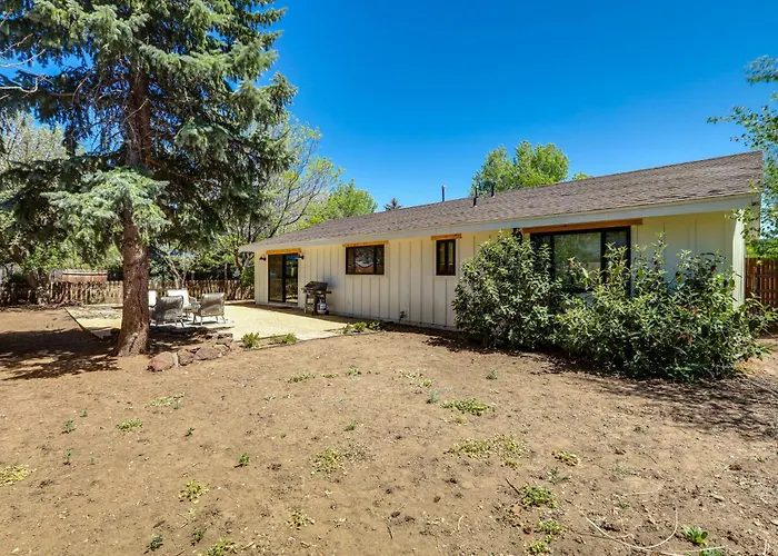 Stylish Close To Hiking And Fishing!